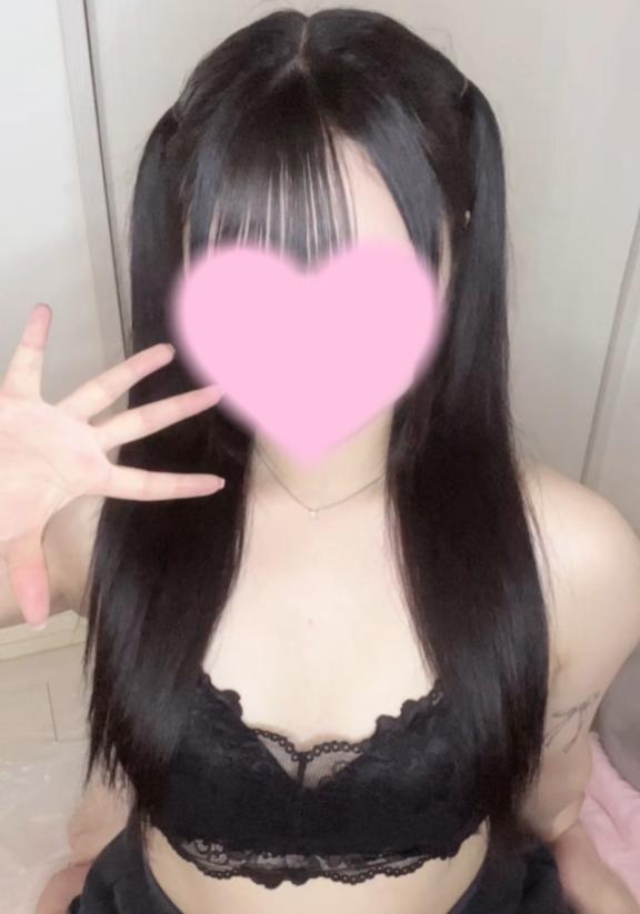 なぎ【甘え上手で愛嬌満点美少女】