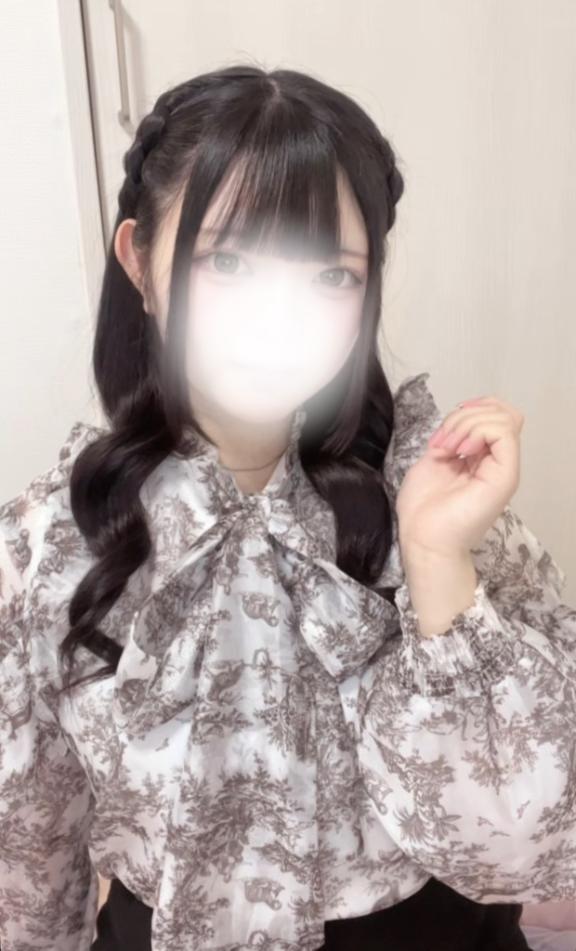 なぎ【甘え上手で愛嬌満点美少女】