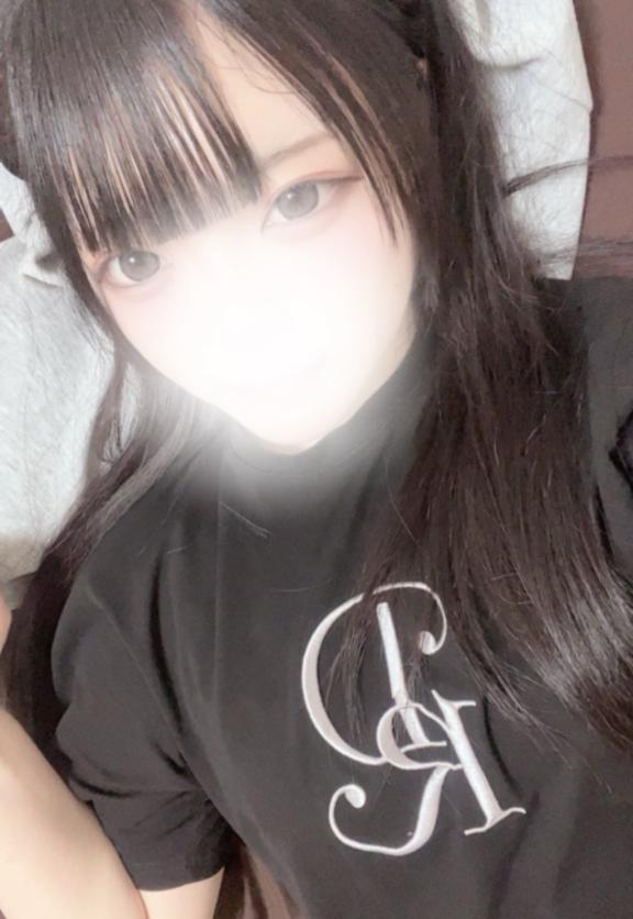 なぎ【甘え上手で愛嬌満点美少女】