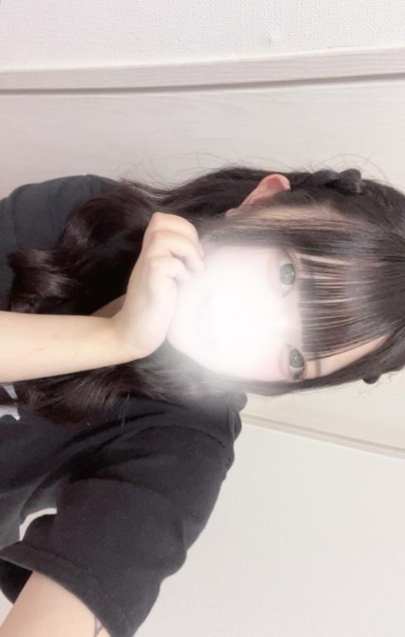なぎ【甘え上手で愛嬌満点美少女】
