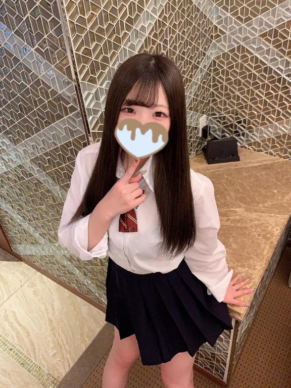 りく【大胆で甘え上手な清楚美女】