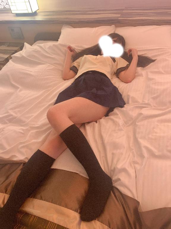 りく【大胆で甘え上手な清楚美女】