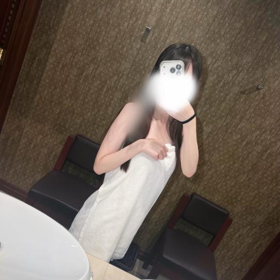 あこ【色白スタイル抜群未経験】🙏🏻💖